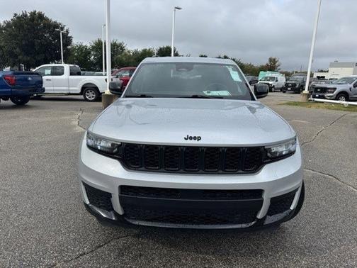 2024 Jeep Grand Cherokee LAREDO