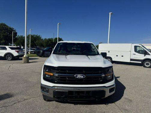 Oxford White 2025 Ford F-150 XLT