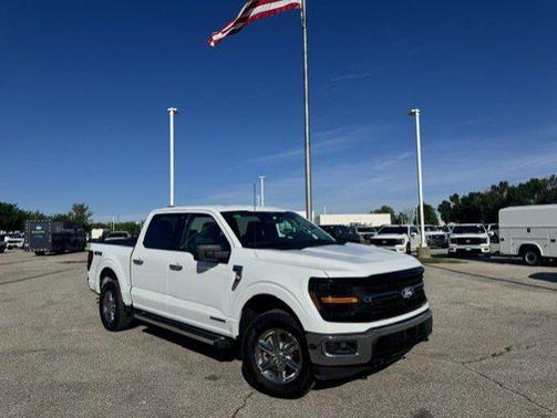 Oxford White 2025 Ford F-150 XLT