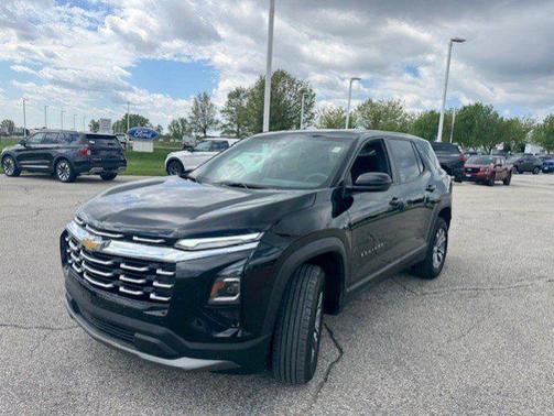 Mosaic Black Metallic 2025 Chevrolet Equinox 1LT