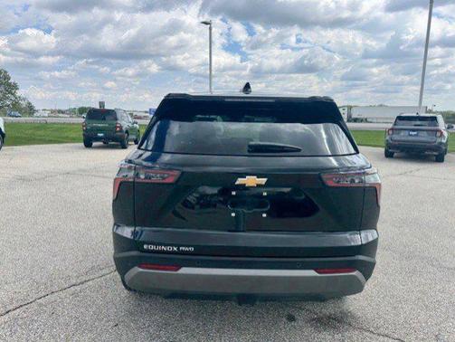 Mosaic Black Metallic 2025 Chevrolet Equinox 1LT