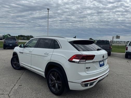 2022 Volkswagen Atlas Cross Sport 2.0T SEL R-LINE