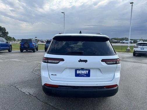 2024 Jeep Grand Cherokee LAREDO