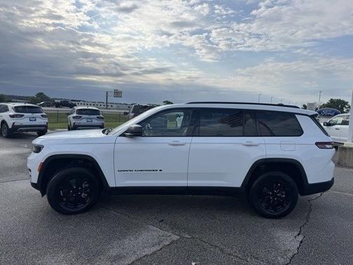 2024 Jeep Grand Cherokee LAREDO