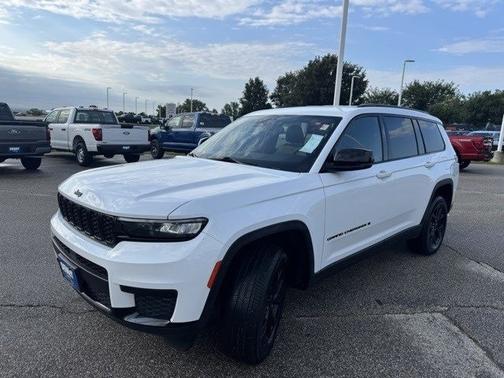 2024 Jeep Grand Cherokee LAREDO