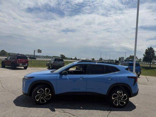 Fountain Blue 2024 Chevrolet Trax FWD 2RS