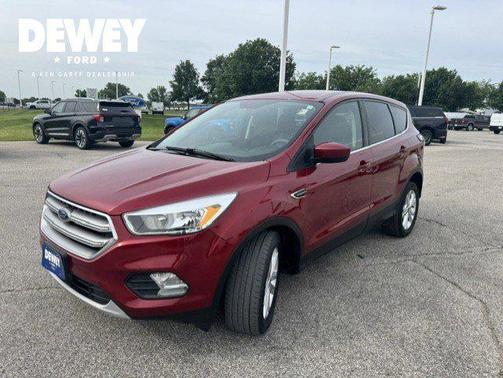 Ruby Red Metallic 2017 Ford Escape SE