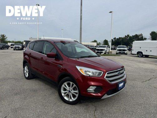 Ruby Red Metallic 2017 Ford Escape SE