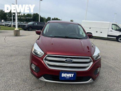 Ruby Red Metallic 2017 Ford Escape SE