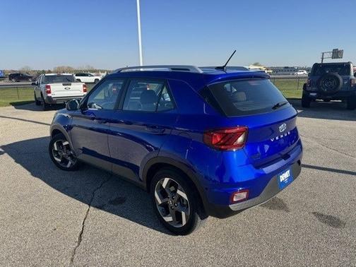 2024 Hyundai VENUE SEL