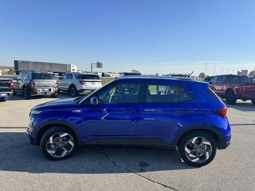 2024 Hyundai VENUE SEL