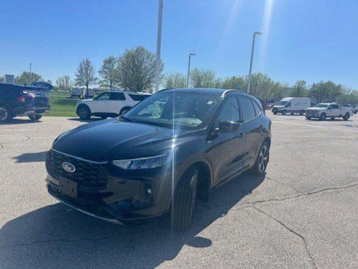 Black Metallic 2023 Ford Escape ST-Line Select
