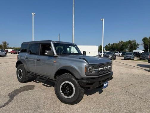 ICONIC SILVER METALLIC 2023 Ford Bronco BADLANDS