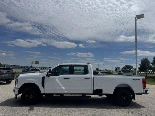 Oxford White 2023 Ford F-250 XL