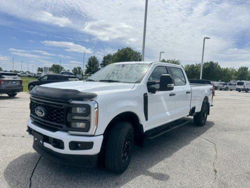 Oxford White 2023 Ford F-250 XL