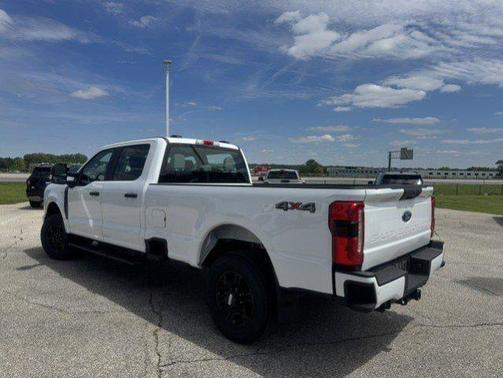 Oxford White 2023 Ford F-250 XL