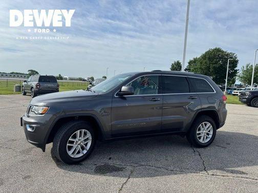 Granite Crystal Metallic Clearcoat 2018 Jeep Grand Cherokee Laredo E