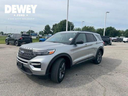 Silver Metallic 2023 Ford Explorer XLT