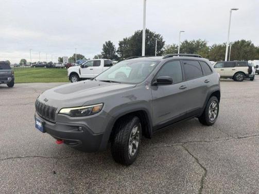 Sting Gray Clearcoat 2022 Jeep Cherokee TRAILHAWK