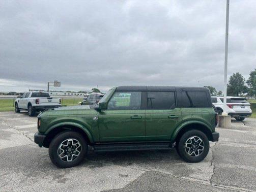 ERUPTION GREEN METALLIC 2025 Ford Bronco OUTER BANKS