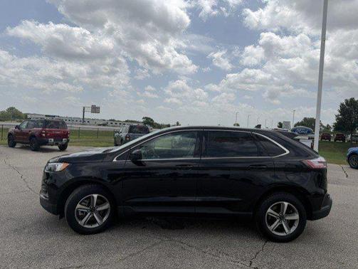Black Metallic 2024 Ford Edge SEL