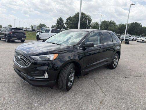 Black Metallic 2024 Ford Edge SEL