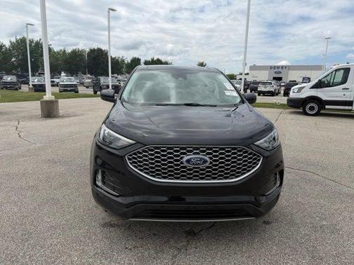 Black Metallic 2024 Ford Edge SEL