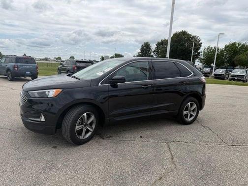 Black Metallic 2024 Ford Edge SEL