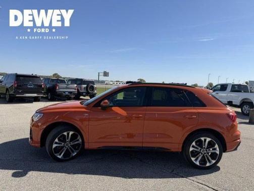 Pulse Orange 2022 Audi Q3 45 S LINE QUATTRO PREMIUM