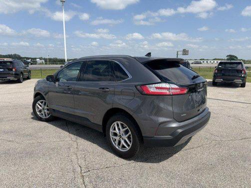 Gray Metallic 2023 Ford Edge SEL