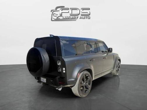 2025 Land Rover Defender 110 V8