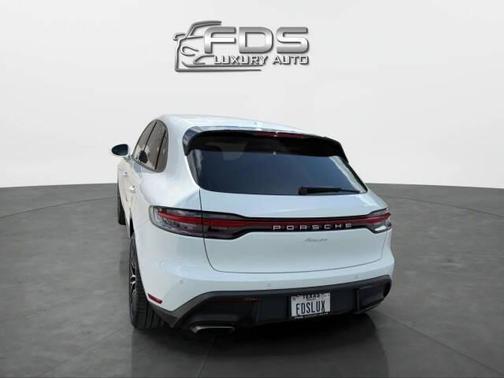 2024 Porsche Macan Base