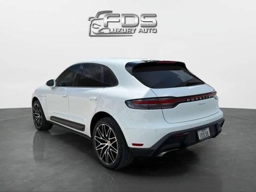 2024 Porsche Macan Base