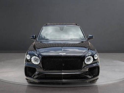 Beluga 2022 Bentley Bentayga V8