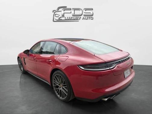 2023 Porsche Panamera 4 Platinum Edition