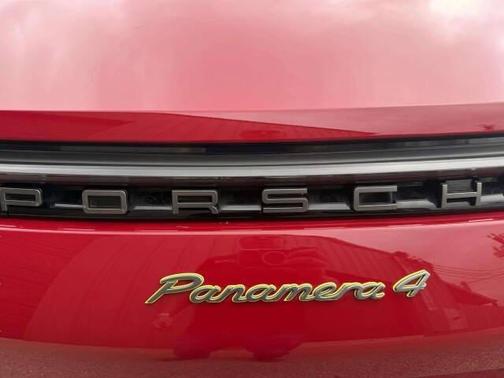 2023 Porsche Panamera 4 Platinum Edition