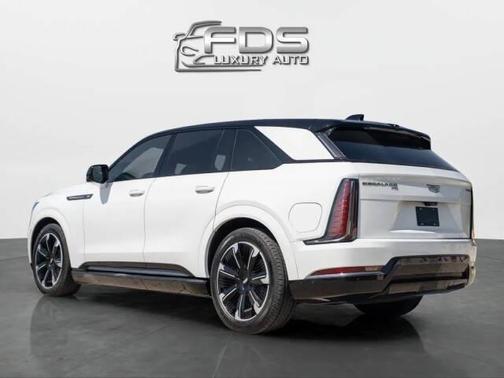 2025 Cadillac Escalade IQ Sport 2