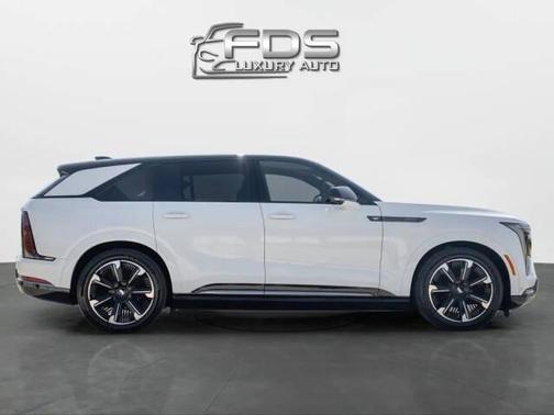 2025 Cadillac Escalade IQ Sport 2