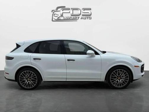 2023 Porsche Cayenne Turbo