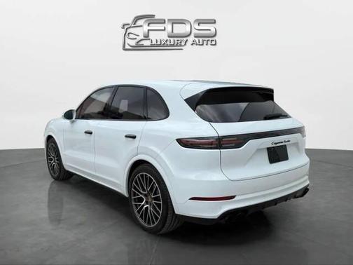 2023 Porsche Cayenne Turbo