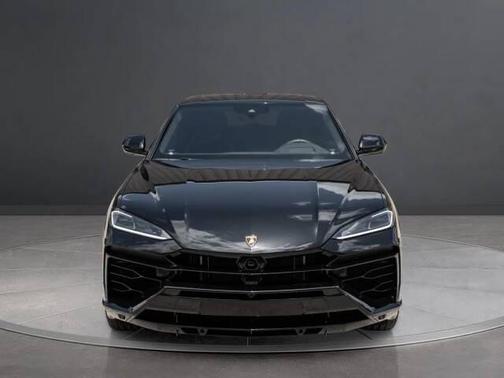 Nero Noctis Metallic 2025 Lamborghini Urus SE