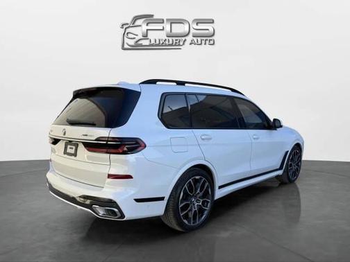 2024 BMW X7 xDrive40i