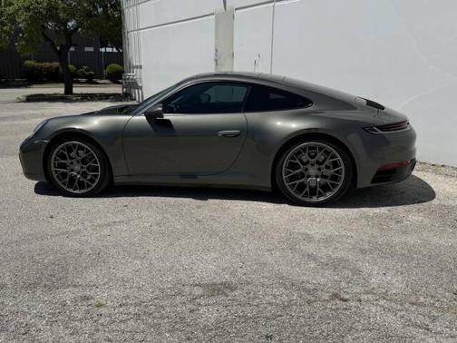 2021 Porsche 911 Carrera