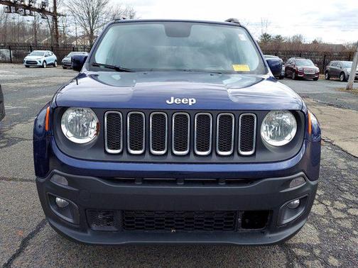 Photo 2 of 3 of 2017 Jeep Renegade Latitude