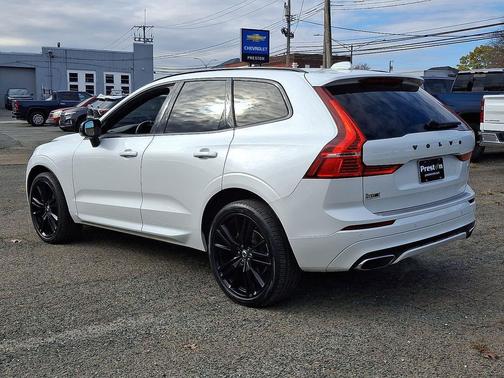 2021 Volvo XC60 T5 R-Design