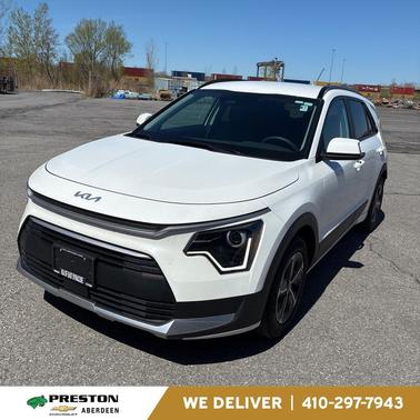 Snow White Pearl 2023 Kia Niro EX