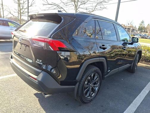 2023 Toyota RAV4 Hybrid XLE Premium