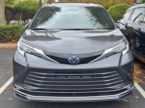 2025 Toyota Sienna Limited