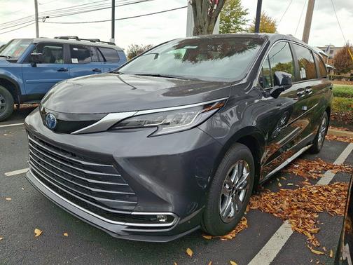 2025 Toyota Sienna Limited