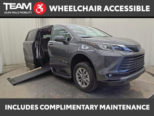 2025 Toyota Sienna XLE